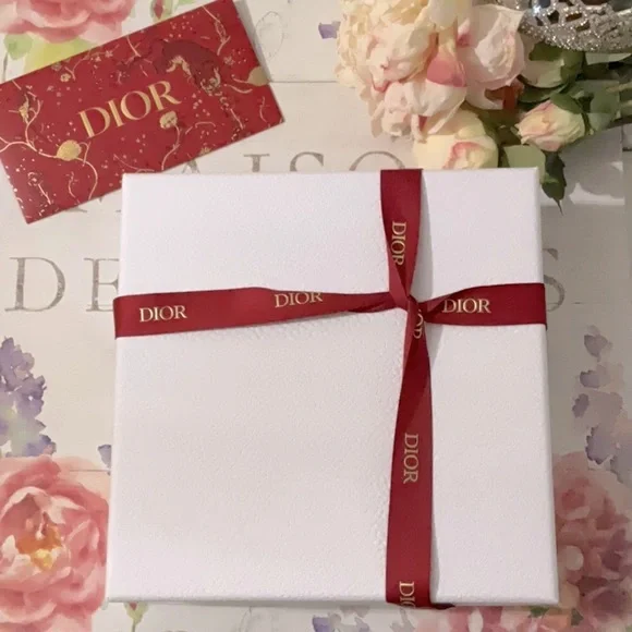 Brand New! DIOR Red White & Gold Medium Gift Box/Tissue/Envelope/Ribbon! 🎁 - Picture 3 of 12